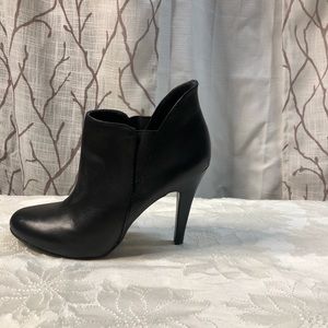 BCBG, size 10, black leather ankle boot heel.